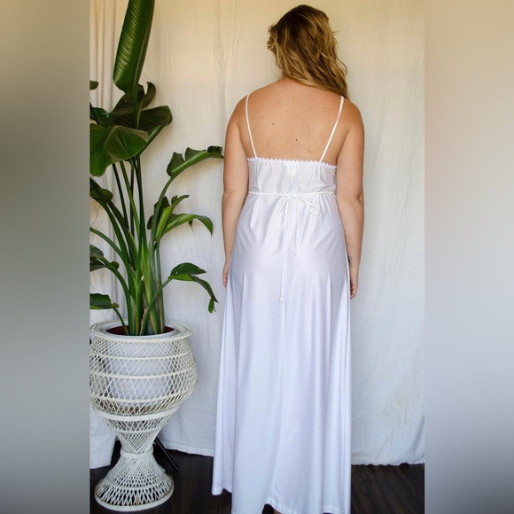 Vintage Dior Lace Ruffle Bridal Robe + Slip Set (M) in Ivory White - Picture 6 of 7